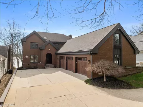 5453 E Boulevard Blvd NW, Canton, OH 44718