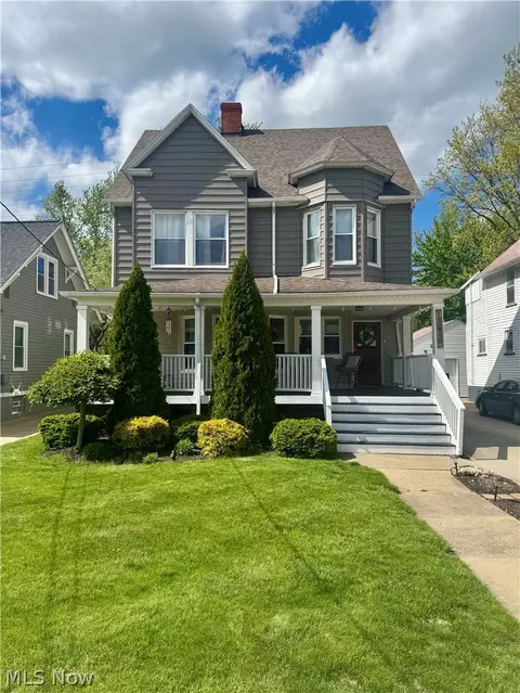 18810 Sloane Ave, Lakewood, OH 44107