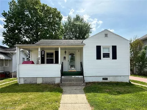 802 28th St, Vienna, WV 26105