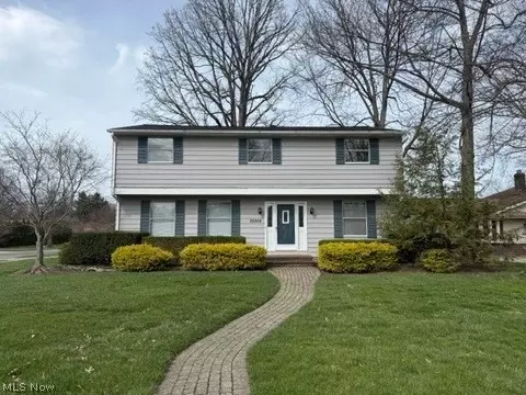 26958 Hyannisport Dr, North Olmsted, OH 44070