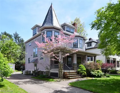1257 Giel Ave, Lakewood, OH 44107