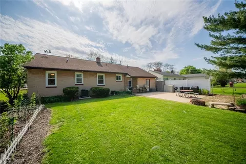 Exterior - 10129 E River Rd, Elyria, OH 44035 photo 5 of 5