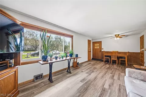 Living - 10129 E River Rd, Elyria, OH 44035 photo 3 of 4