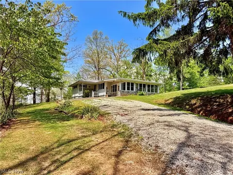 2163 Bull Run Rd, Waverly, WV 26184