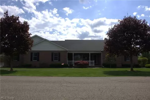 3660 Michelle Ln, Zanesville, OH 43701