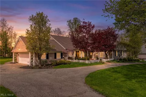 32245 Burlwood Dr, Solon, OH 44139
