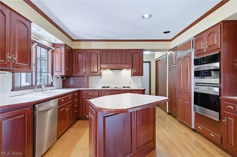 32245 Burlwood Dr, Solon, OH 44139 photo 6