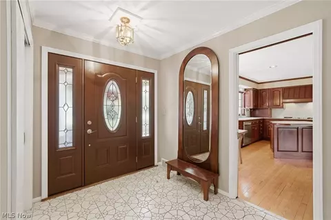 32245 Burlwood Dr, Solon, OH 44139 photo 3