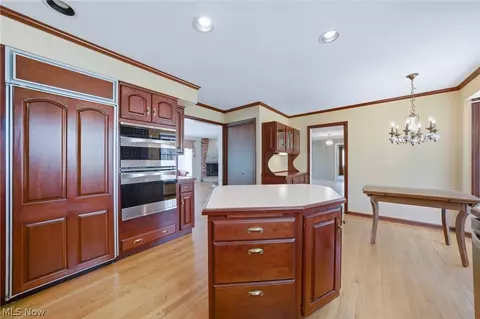 32245 Burlwood Dr, Solon, OH 44139 photo 7
