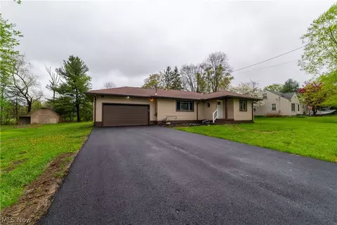 2407 Northview Dr, Cortland, OH 44410