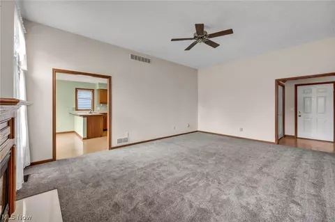 Living - 134 Stonehedge Dr, Elyria, OH 44035 photo 4 of 6