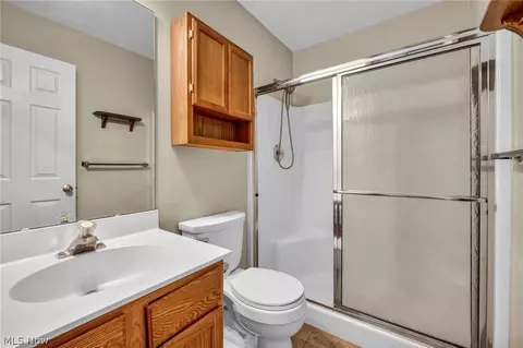 Bath - 134 Stonehedge Dr, Elyria, OH 44035 photo 1 of 2