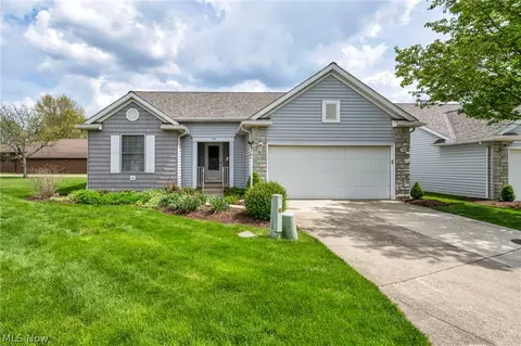 Exterior - 134 Stonehedge Dr, Elyria, OH 44035 photo 2 of 7