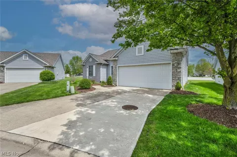 Exterior - 134 Stonehedge Dr, Elyria, OH 44035 photo 3 of 7