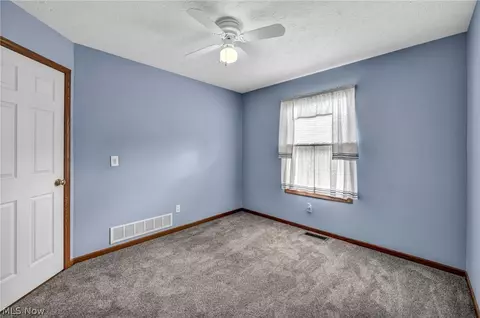 Bedroom - 134 Stonehedge Dr, Elyria, OH 44035 photo 8 of 11