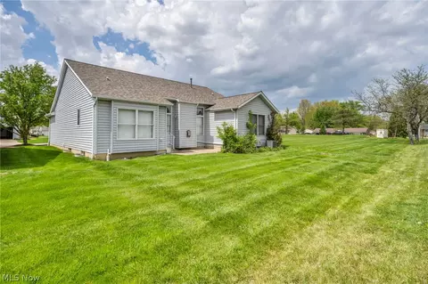 Exterior - 134 Stonehedge Dr, Elyria, OH 44035 photo 7 of 7
