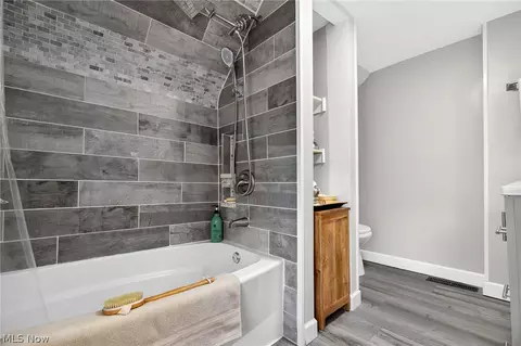 Bath - 612 Thayer Ave, Ashtabula, OH 44004 photo 2 of 3