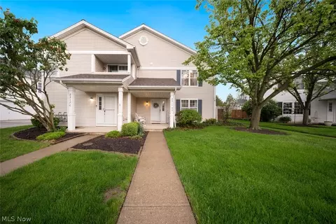 23174 Grist Mill Ct, Olmsted Falls, OH 44138