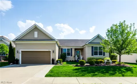 38475 Kingsbury Dr, North Ridgeville, OH 44039