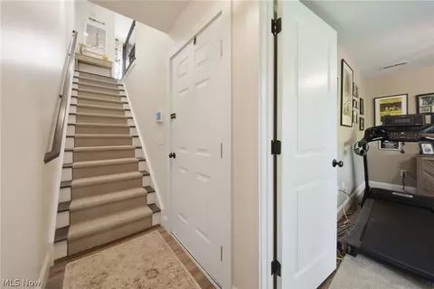 Entry Way - 1411 Bridge St, Ashtabula, OH 44004 photo 5 of 6