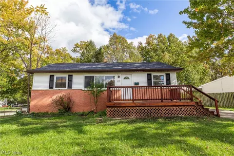 4155 Burton Dr, Stow, OH 44224