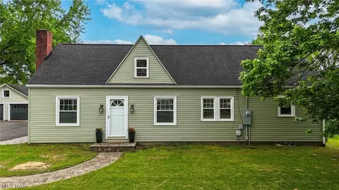 305 Masonic Park Rd, Marietta, OH 45750