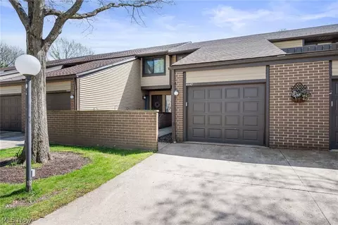 4442 Habersham Ln S, Richmond Heights, OH 44143