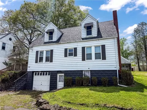742 E Market St, Cadiz, OH 43907
