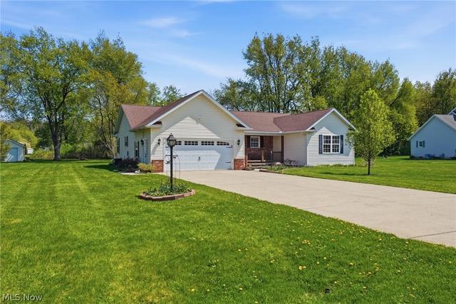 7288 Fieldstone Ave, Conneaut, OH 44030