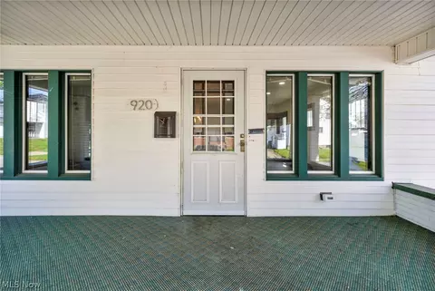 920 9th St NE, Massillon, OH 44646 photo 4