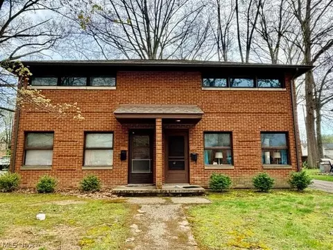1150 Saxe Ave, Cuyahoga Falls, OH 44221