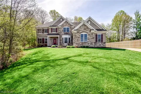 8075 Rainbow Dr, Concord Twp, OH 44077