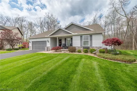1383 Cross Cv, Austintown, OH 44515