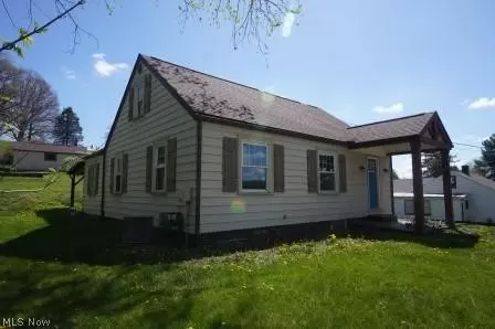 7750 Waynesburg Dr SE, Waynesburg, OH 44688