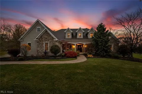 8933 Mountain View Dr, Mentor, OH 44060