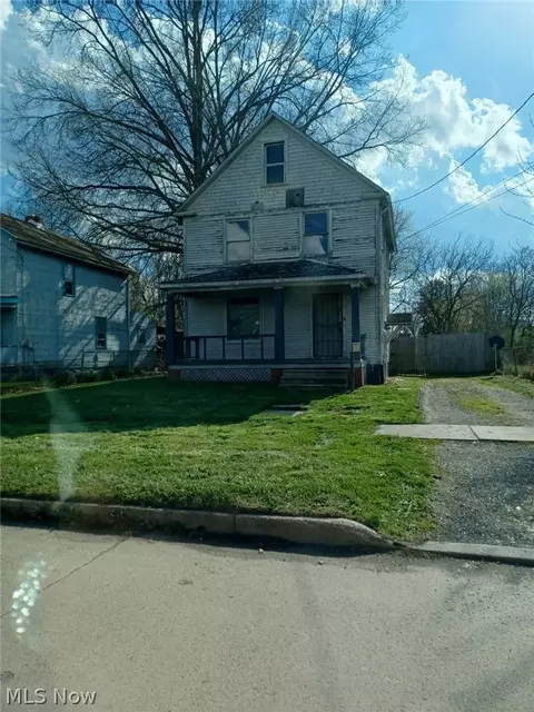 1459 W Avenue Ave NW, Warren, OH 44483