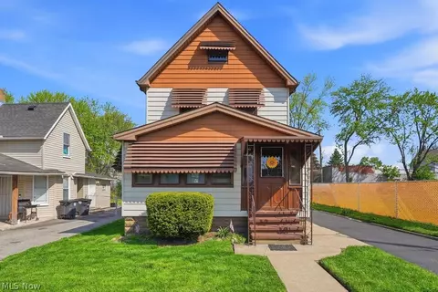 8101 Vineyard Ave, Cleveland, OH 44105