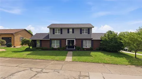 39 Oak Cir, Parkersburg, WV 26101