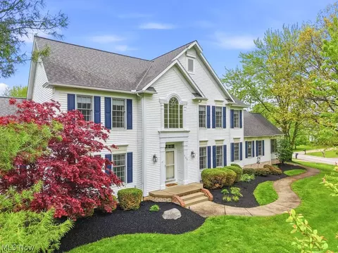 735 Jamestown Ct, Hudson, OH 44236
