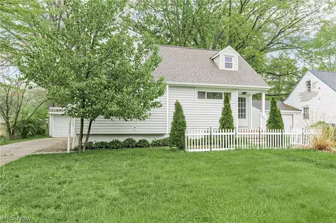 3719 Walter Rd, North Olmsted, OH 44070