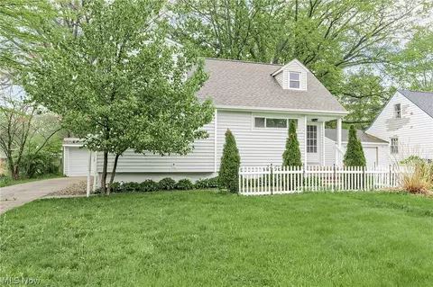 3719 Walter Rd, North Olmsted, OH 44070