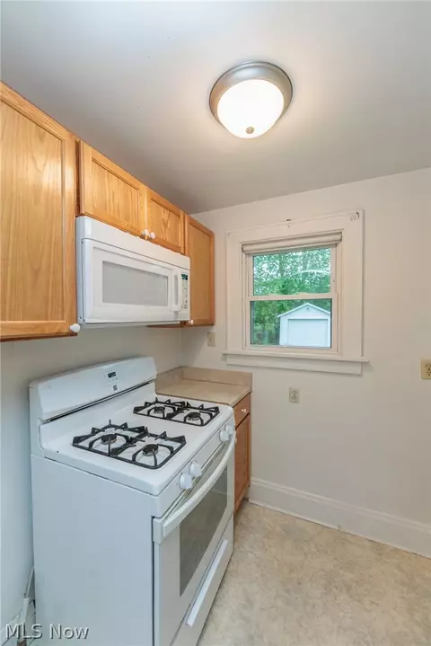 983 Dan St, Akron, OH 44310 photo 18