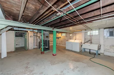 983 Dan St, Akron, OH 44310 photo 37
