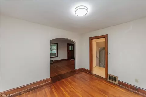 983 Dan St, Akron, OH 44310 photo 12