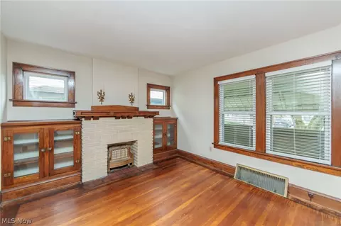 983 Dan St, Akron, OH 44310 photo 7