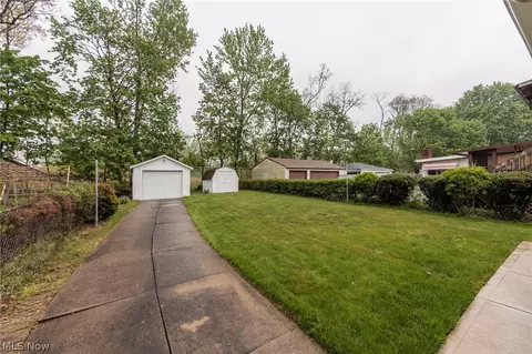 983 Dan St, Akron, OH 44310 photo 44