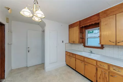 983 Dan St, Akron, OH 44310 photo 21