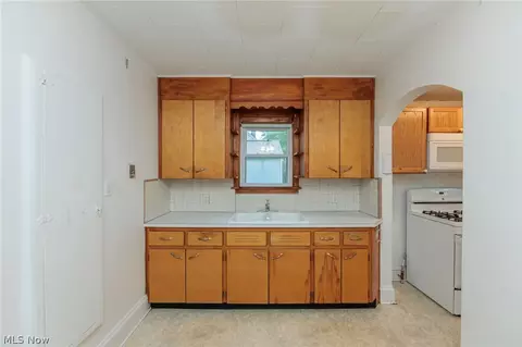983 Dan St, Akron, OH 44310 photo 19