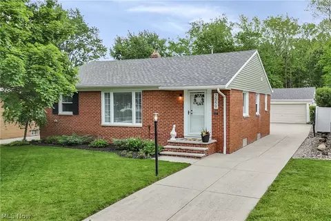 7559 Farnum Ave, Middleburg Heights, OH 44130