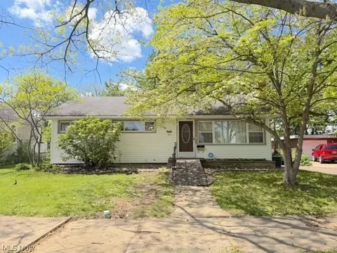 1016 Union Ave NW, New Philadelphia, OH 44663